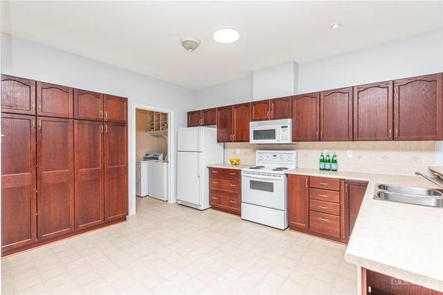 20 Samara Place, Townhouse with 2 bedrooms, 2 bathrooms and 6 parking in Ottawa ON | Image 9