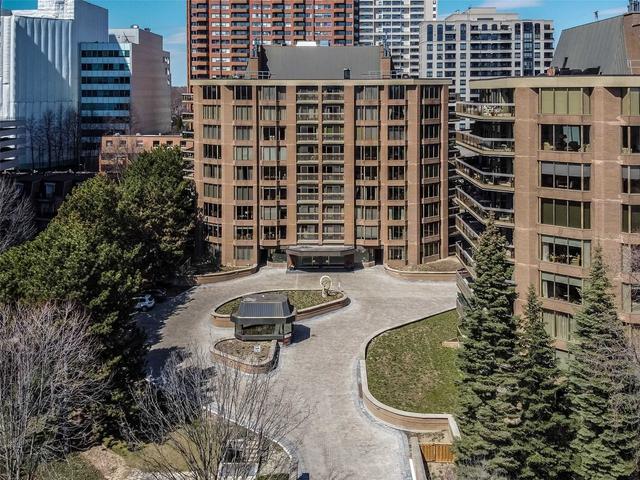 706 - 70 Rosehill Ave, Condo with 2 bedrooms, 3 bathrooms and 2 parking in Toronto ON | Image 16