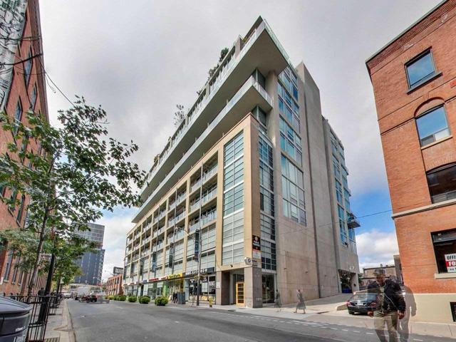922 - 388 Richmond St W, Condo with 2 bedrooms, 2 bathrooms and 0 parking in Toronto ON | Image 1