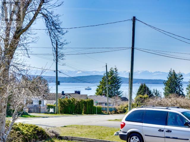 6911 Abbotsford Street, House detached with 3 bedrooms, 2 bathrooms and null parking in Powell River BC | Image 2