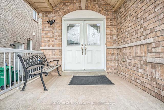 8 Alfonso Cres, House detached with 4 bedrooms, 4 bathrooms and 6 parking in Brampton ON | Image 34