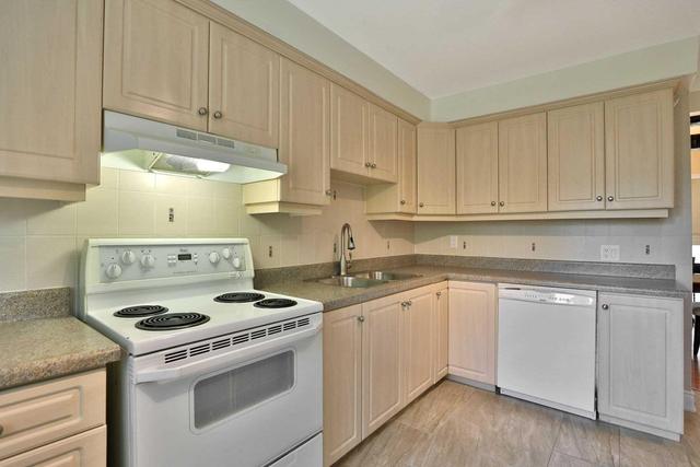 34 - 400 Bloor St, Townhouse with 4 bedrooms, 2 bathrooms and 1 parking in Mississauga ON | Image 9