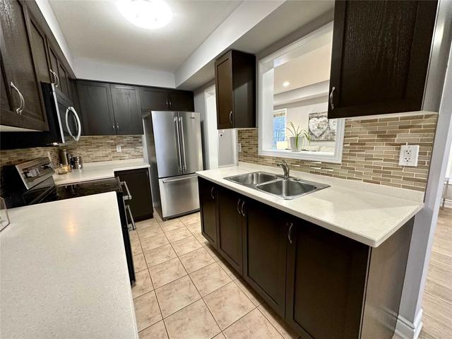 2 - 7360 Zinnia Pl, Townhouse with 3 bedrooms, 4 bathrooms and 2 parking in Mississauga ON | Image 6
