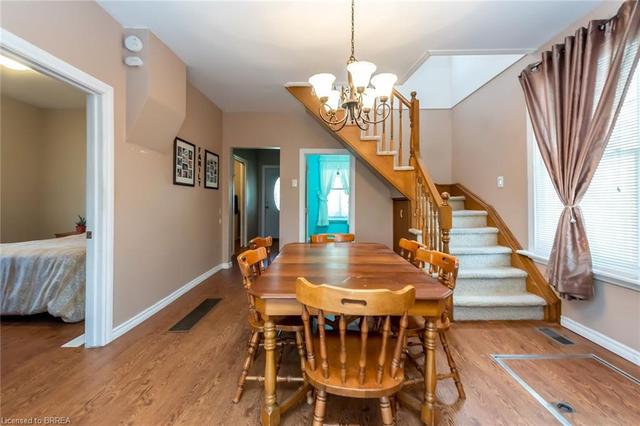 114 West River Street, House detached with 4 bedrooms, 1 bathrooms and null parking in Brant ON | Image 7