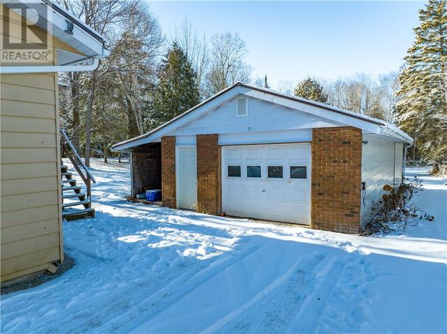 6 Woodlawn Drive, House detached with 3 bedrooms, 2 bathrooms and null parking in Blind River ON | Image 2