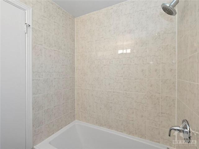 Fitted with a convenient Bath tub | Image 19