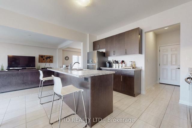 39 Bergenstein Cres, House detached with 4 bedrooms, 3 bathrooms and 4 parking in Pelham ON | Image 3