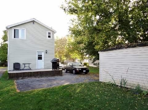 1204 Cumberland St, House detached with 2 bedrooms, 1 bathrooms and 5 parking in Cornwall ON | Image 4