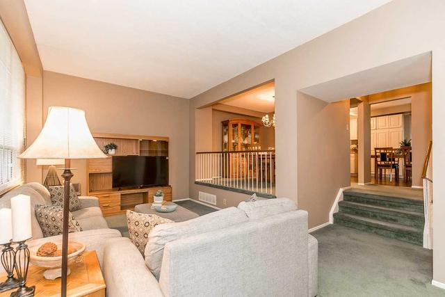 109 Poplar Cres, Condo with 4 bedrooms, 2 bathrooms and 2 parking in Aurora ON | Image 31