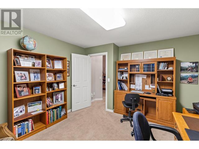 6 - 4520 Gallaghers Lookout, House attached with 3 bedrooms, 2 bathrooms and 4 parking in Kelowna BC | Image 37