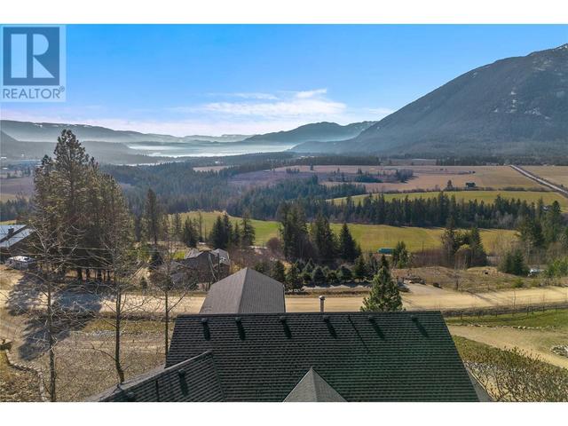 2711 Sun Ridge Place, House detached with 3 bedrooms, 3 bathrooms and 4 parking in Columbia Shuswap C BC | Image 55