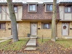 54 - 105 Hansen Rd N, Townhouse with 3 bedrooms, 2 bathrooms and 1 parking in Brampton ON | Image 1