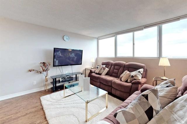 sp03 - 3700 Kaneff Cres, Condo with 2 bedrooms, 2 bathrooms and 2 parking in Mississauga ON | Image 2
