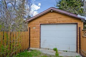 4519 20 Avenue Nw, House detached with 3 bedrooms, 2 bathrooms and 2 parking in Calgary AB | Image 2