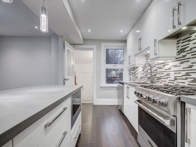 54 Benson Ave, House detached with 5 bedrooms, 3 bathrooms and 2 parking in Toronto ON | Image 5
