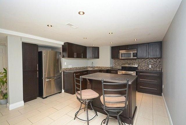 8 Foxwood Cres, House detached with 3 bedrooms, 4 bathrooms and 3 parking in Guelph ON | Image 14