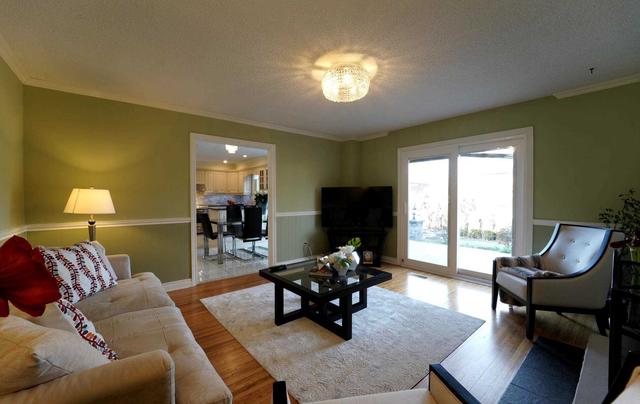 6 Ellenhall Sq, House detached with 4 bedrooms, 4 bathrooms and 4 parking in Toronto ON | Image 5