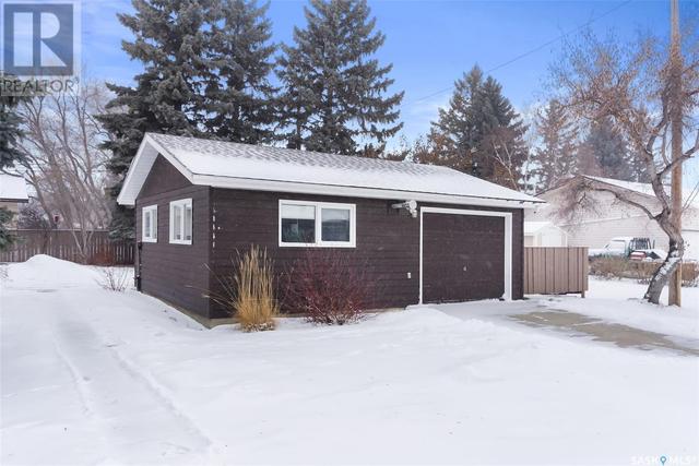 801 Robison Street, House detached with 4 bedrooms, 2 bathrooms and null parking in Indian Head SK | Image 47