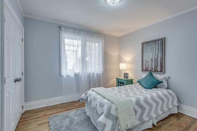 1 Cloebury Crt, House detached with 3 bedrooms, 3 bathrooms and 6 parking in Toronto ON | Image 16