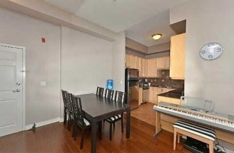 511 - 15450 Yonge St, Condo with 2 bedrooms, 2 bathrooms and 1 parking in Aurora ON | Image 5