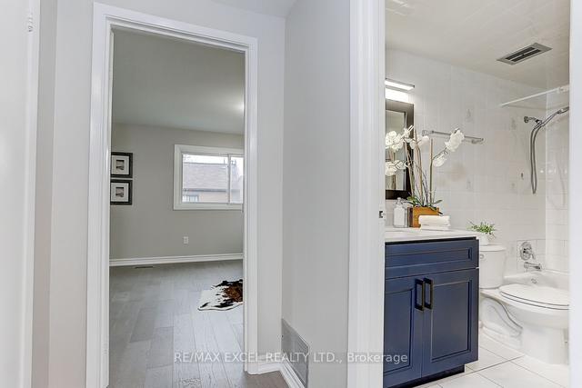 89 Song Meadoway, Townhouse with 3 bedrooms, 2 bathrooms and 2 parking in Toronto ON | Image 21