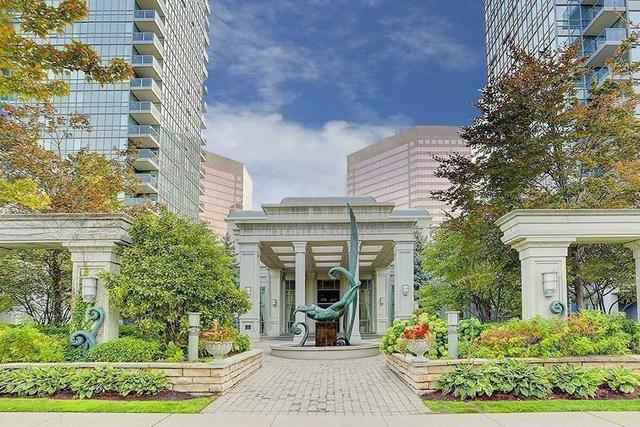 422 - 25 Greenview Ave, Condo with 1 bedrooms, 1 bathrooms and 1 parking in Toronto ON | Image 1