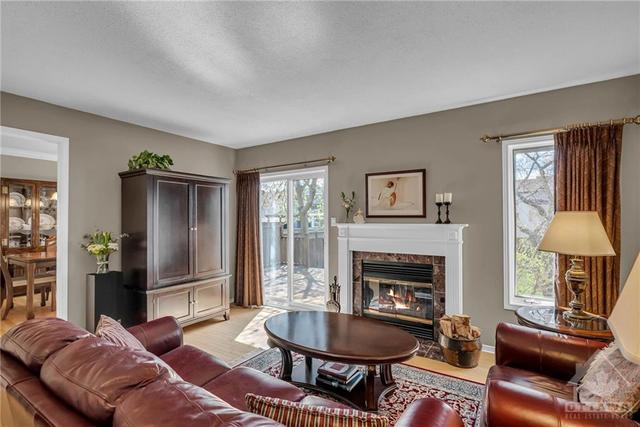 4 Saddlehorn Crescent, House detached with 3 bedrooms, 3 bathrooms and 4 parking in Ottawa ON | Image 12