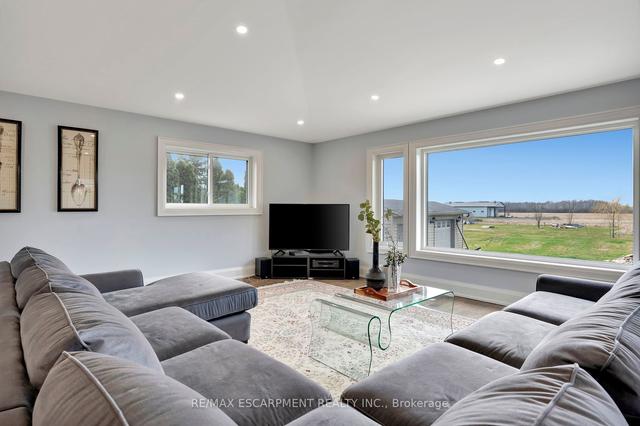 565 Second Rd E, House detached with 4 bedrooms, 3 bathrooms and 12 parking in Hamilton ON | Image 7