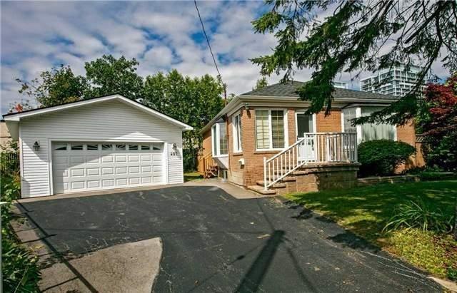 407 Princess Anne Cres, House detached with 3 bedrooms, 2 bathrooms and 4 parking in Oakville ON | Image 1