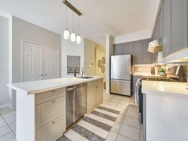 33 Whistle Post St, House semidetached with 3 bedrooms, 3 bathrooms and 1 parking in Toronto ON | Image 5