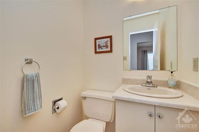 1928 Colorado Lane, Townhouse with 3 bedrooms, 2 bathrooms and 1 parking in Ottawa ON | Image 12