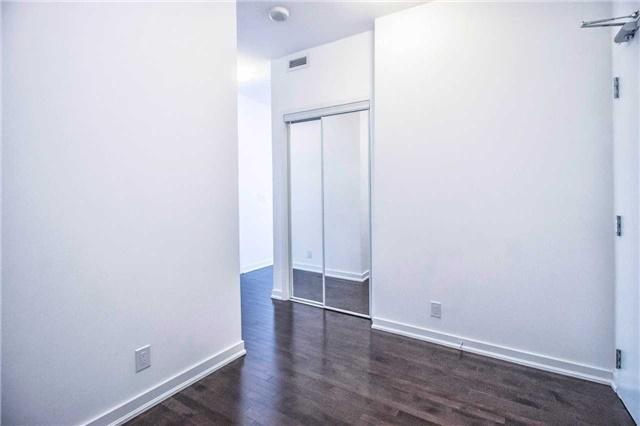 1604 - 12 York St, Condo with 3 bedrooms, 2 bathrooms and 1 parking in Toronto ON | Image 5
