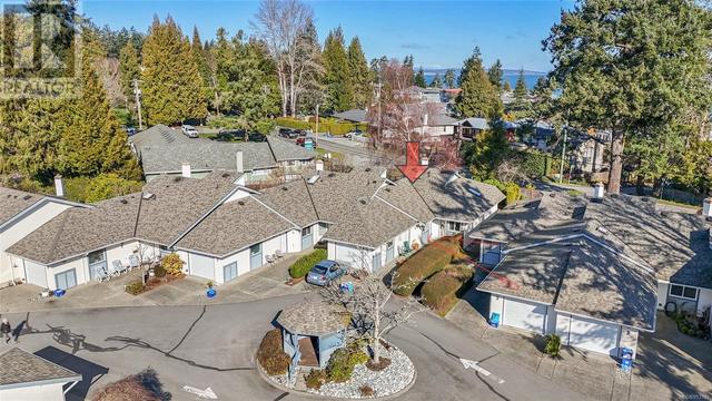 4 - 5156 Cordova Bay Rd, House attached with 2 bedrooms, 1 bathrooms and 1 parking in Saanich BC | Image 6