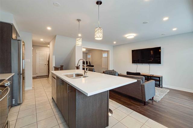 1575 Leblanc Crt, House attached with 3 bedrooms, 3 bathrooms and 3 parking in Milton ON | Image 5