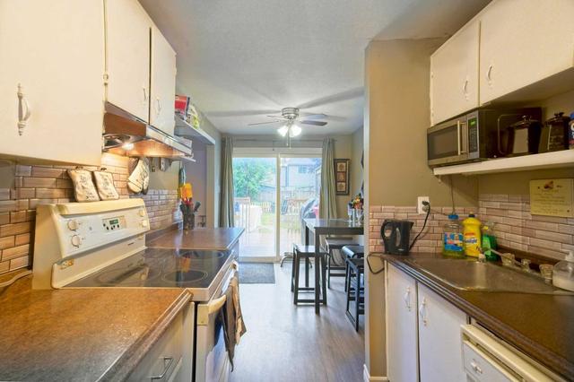 102 Mowat Cres, House semidetached with 3 bedrooms, 2 bathrooms and 3 parking in Barrie ON | Image 3