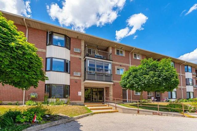 310 - 440 Durham St W, Condo with 2 bedrooms, 1 bathrooms and 1 parking in Wellington North ON | Card Image