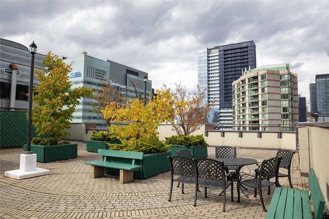 1813 - 633 Bay St S, Condo with 1 bedrooms, 2 bathrooms and 1 parking in Toronto ON | Image 8