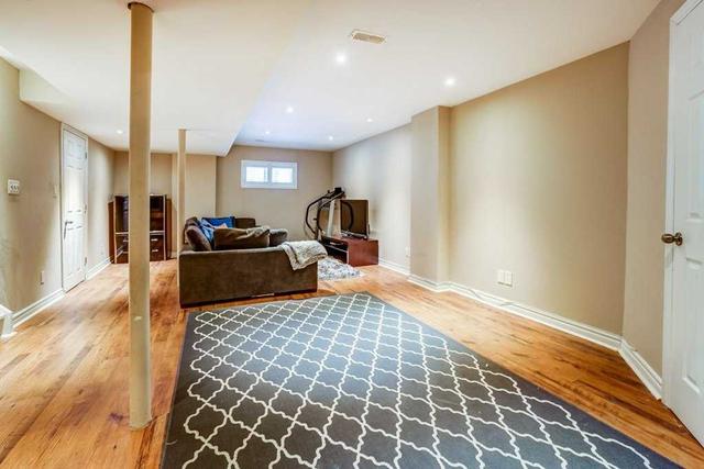 67 Ridgeway Crt, House detached with 3 bedrooms, 3 bathrooms and 3 parking in Vaughan ON | Image 16
