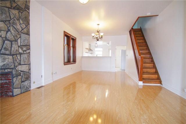 80 Lincoln Ave, House detached with 3 bedrooms, 2 bathrooms and null parking in Toronto ON | Image 2