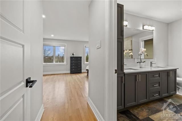 106 Porter Street, Townhouse with 3 bedrooms, 4 bathrooms and 3 parking in Ottawa ON | Image 15