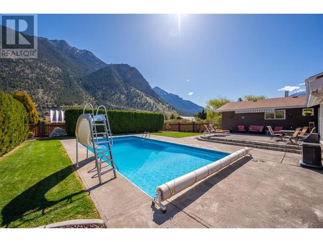 194 Deste Road, House detached with 4 bedrooms, 2 bathrooms and null parking in Lillooet BC | Image 47