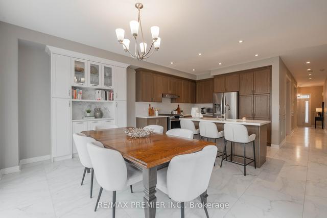 24 Cayton Cres, House detached with 4 bedrooms, 5 bathrooms and 6 parking in Bradford West Gwillimbury ON | Image 5