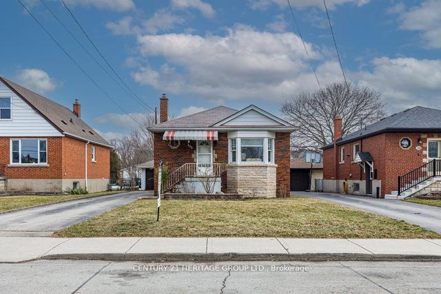 155 East 34th St W, House detached with 2 bedrooms, 2 bathrooms and 5 parking in Hamilton ON | Image 12