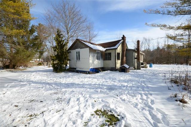 7571 Cornell Trail, House detached with 3 bedrooms, 2 bathrooms and null parking in Lambton Shores ON | Image 32