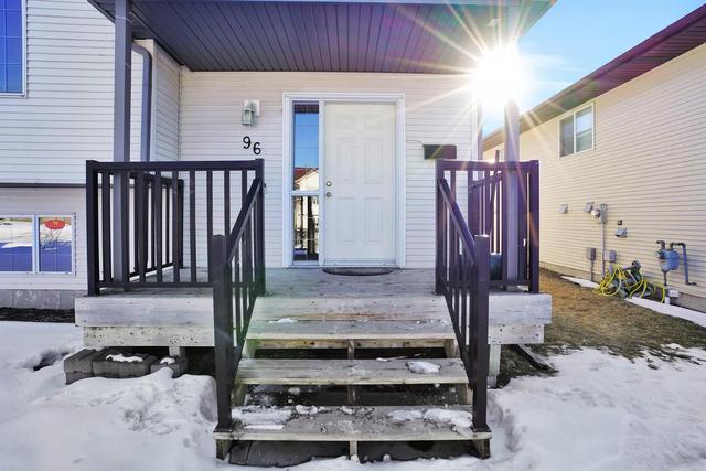 96 Iverson Close, House detached with 4 bedrooms, 2 bathrooms and 4 parking in Red Deer AB | Image 4
