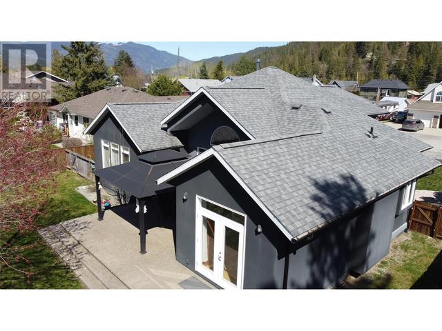 434 Cottonwood Avenue, House detached with 3 bedrooms, 2 bathrooms and 7 parking in Sicamous BC | Image 48