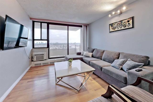 1709 - 15 Torrance Rd, Condo with 2 bedrooms, 2 bathrooms and 1 parking in Toronto ON | Image 6