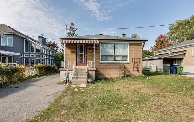 40 Cartwright Ave, House detached with 3 bedrooms, 1 bathrooms and 6 parking in Toronto ON | Image 1