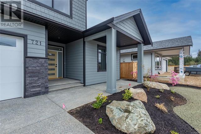 721 Beaver Creek Blvd, House detached with 3 bedrooms, 3 bathrooms and 2 parking in Campbell River BC | Image 4