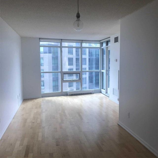 638 - 231 Fort York Blvd, Condo with 1 bedrooms, 1 bathrooms and 1 parking in Toronto ON | Image 3